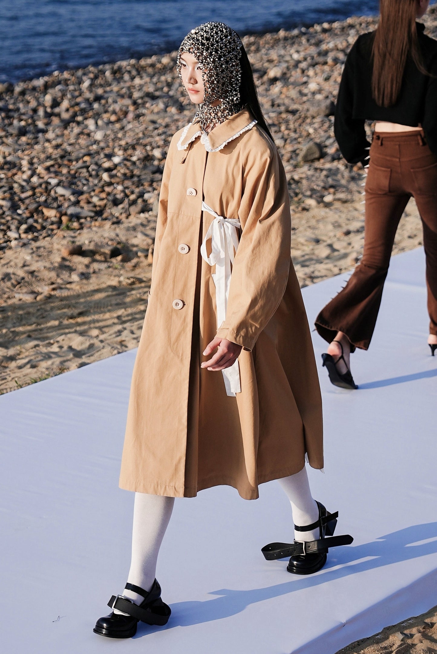 TAN COTTON BOW OVERCOAT