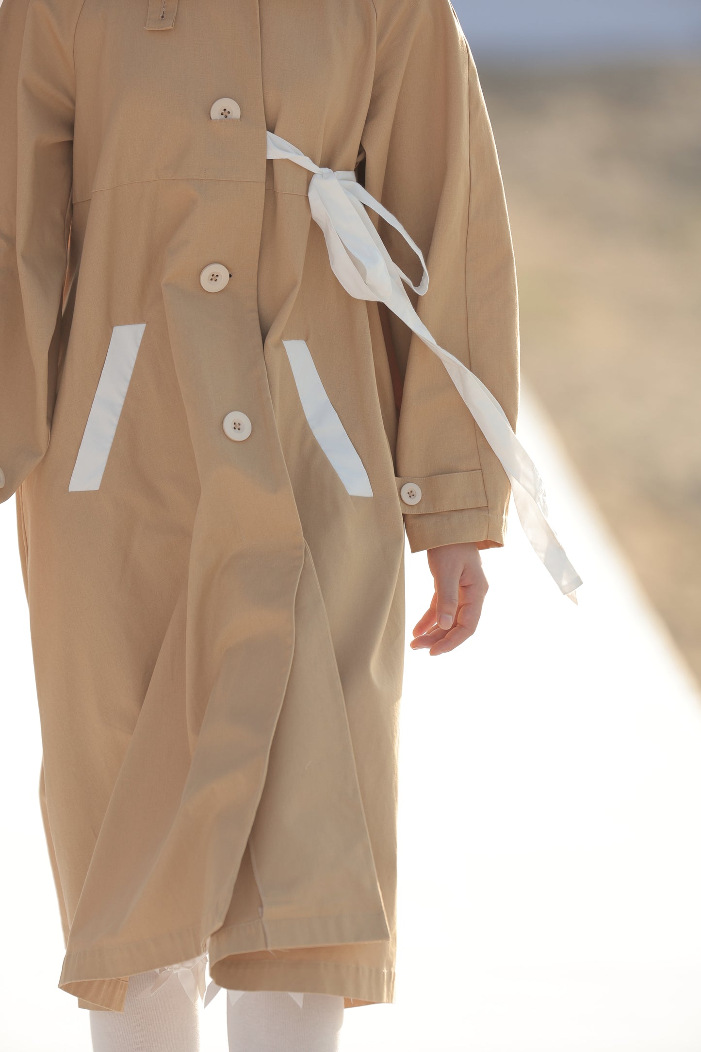 TAN COTTON BOW OVERCOAT