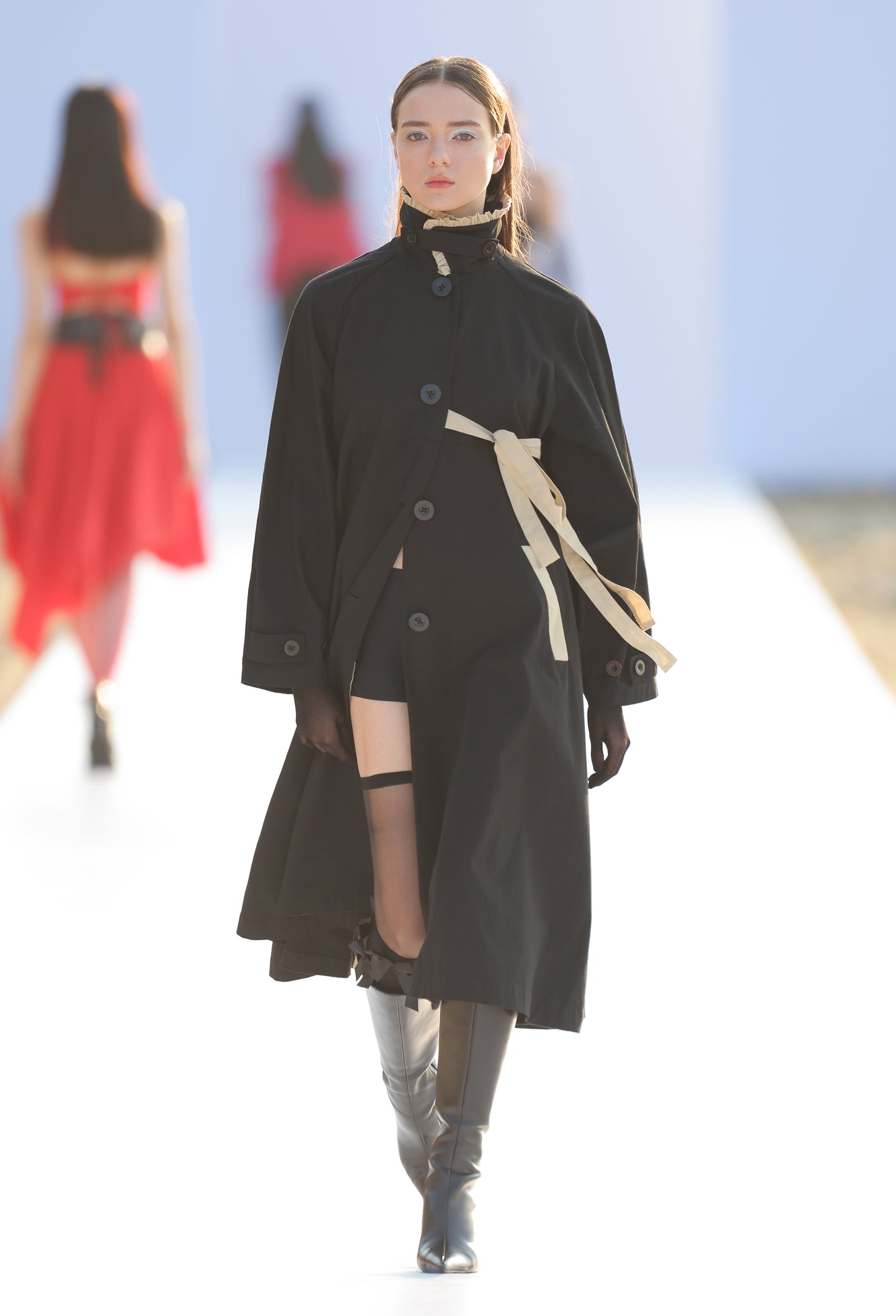 BLACK COTTON BOW OVERCOAT