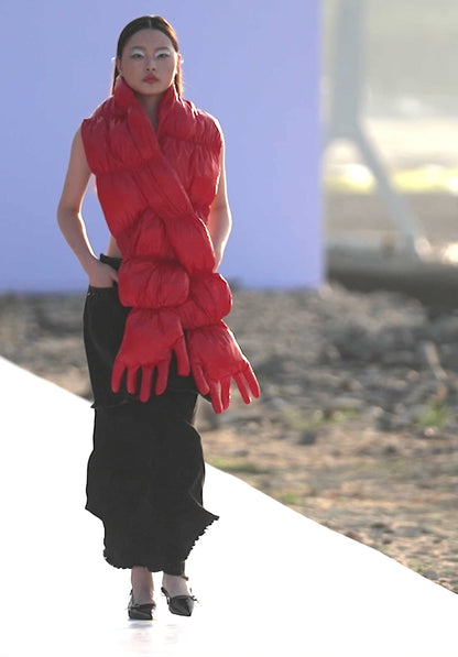 RED QUILTED NYLON HANDS PUFFER SCARF